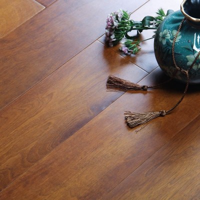 China Supplier Manufacture Waterproof and Wear-Resistant Solid Oak Wood Flooring